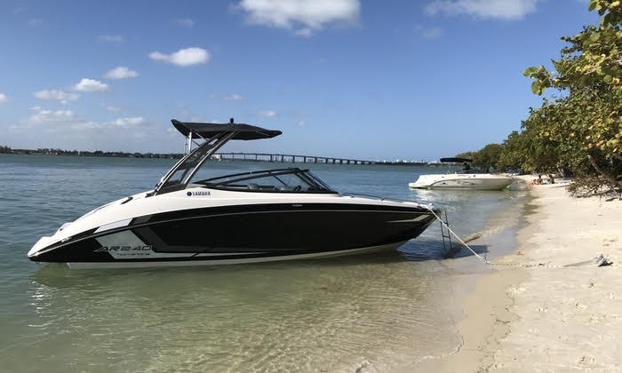 24' Foot Yamaha Boat Rental In Miami