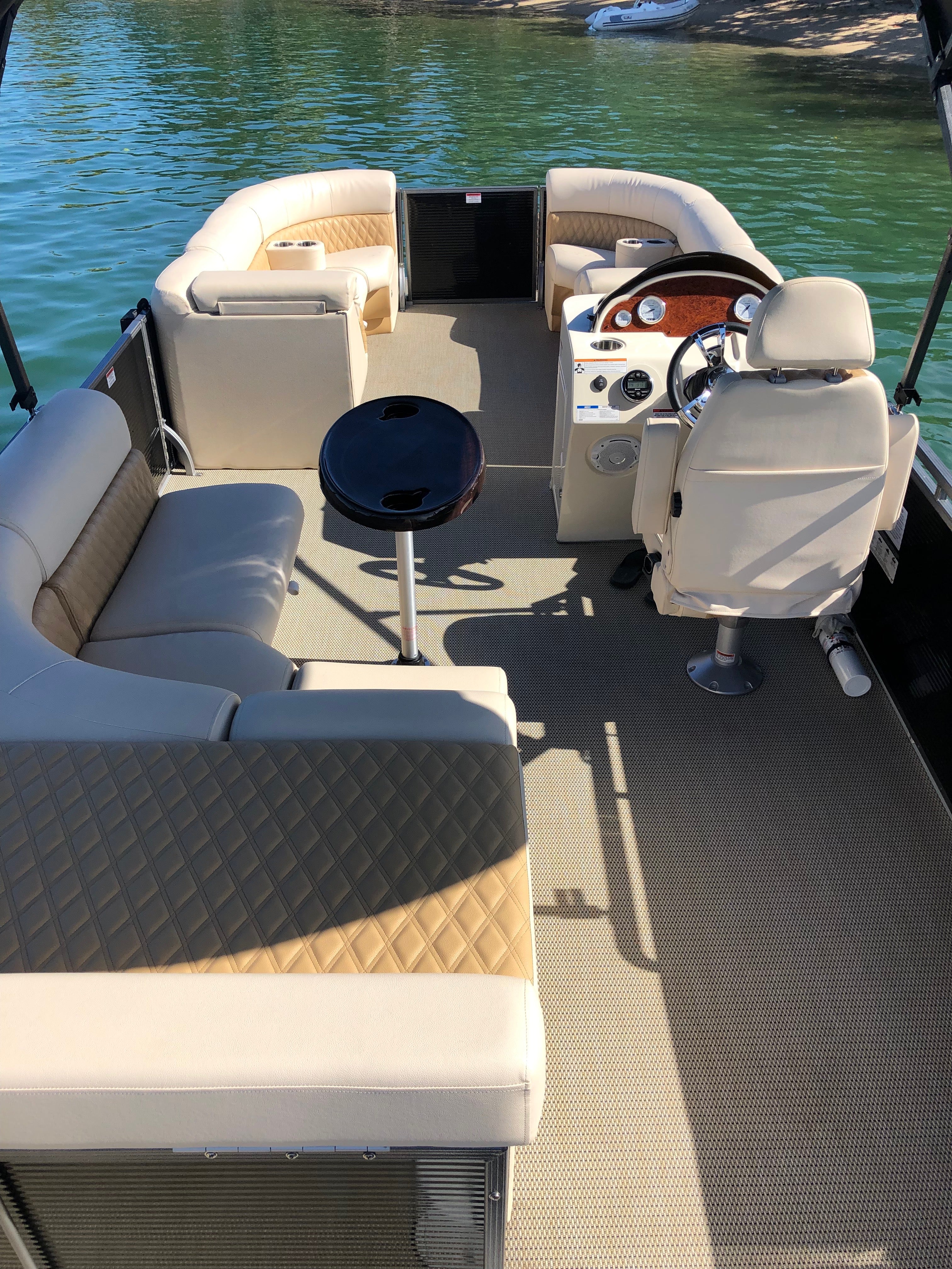 28 Luxury Pontoon Boat Seats